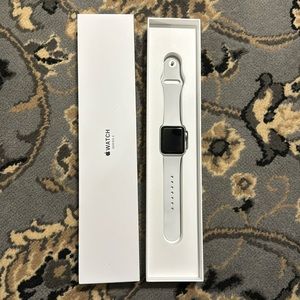 Apple Watch Series 3 silver aluminum white sport band GPS